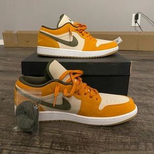 Nike Air Jordan 1 Low Light Curry